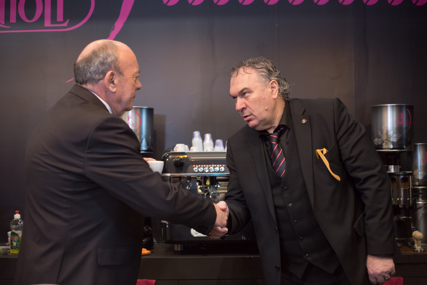 Ο κ. Μορένο Πορτιόλι μιλάει στο|Πρώτο Θέμα|για τον Ν. Πάπα αποκαλώντας τον “βασιλιά του espresso”